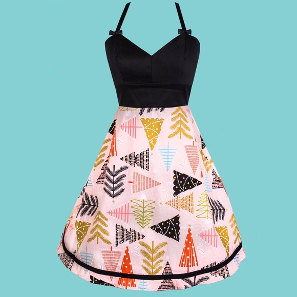 ❌SOLD OUT ❌HP💕Holiday Tree Print Sweetheart Dress - Picture 2 of 5